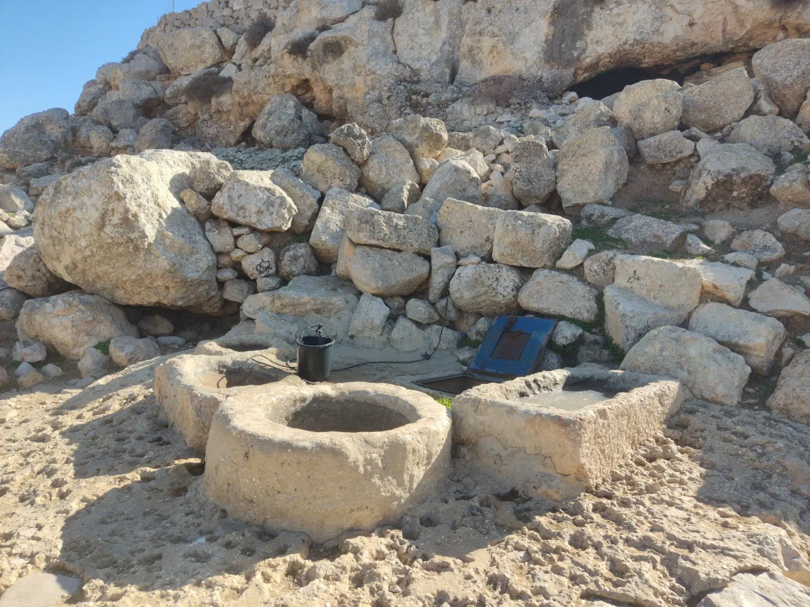עין אום רוכבה, תמונה 1 מתוך 1